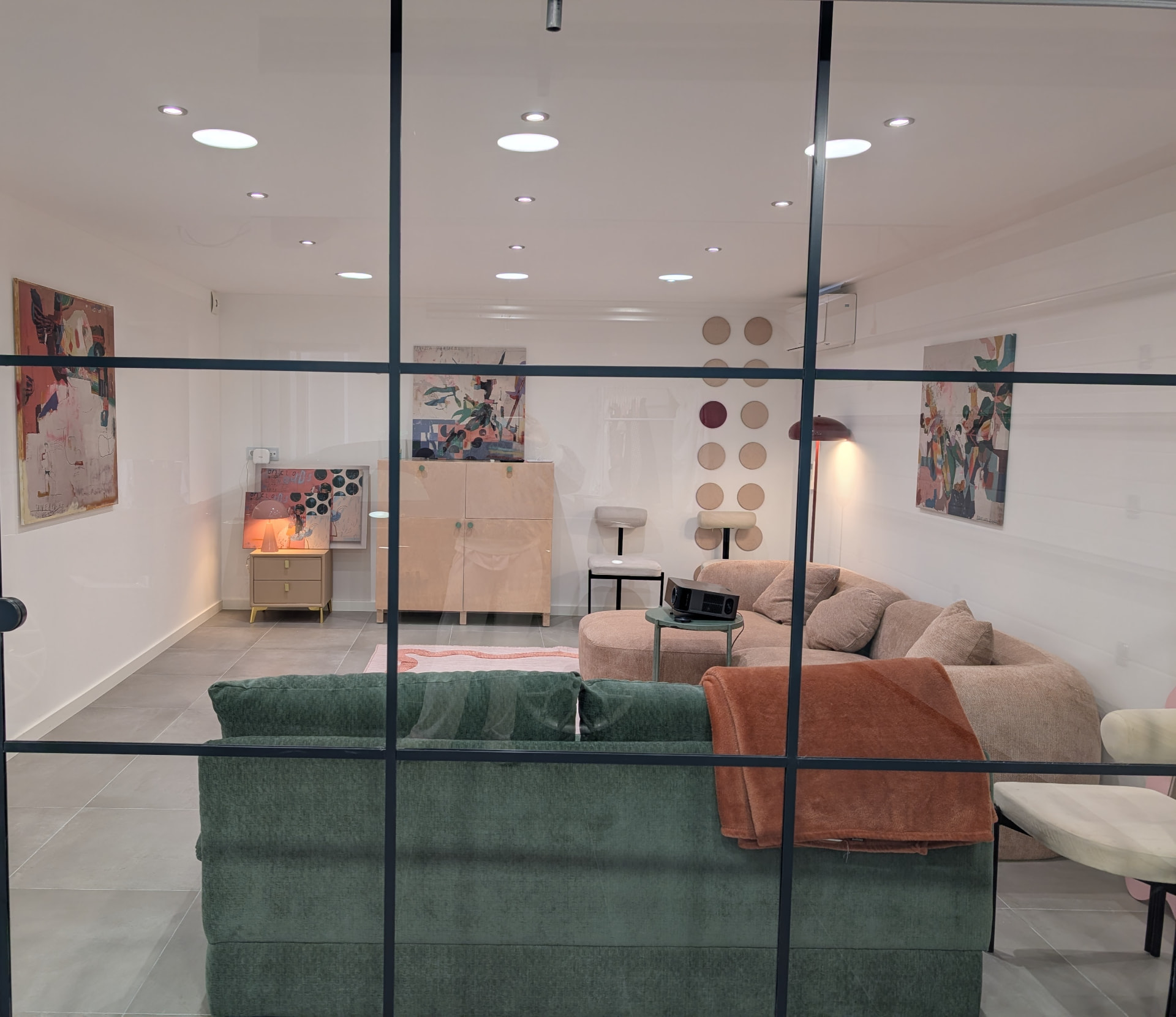 Glass Partition Lounge — Ericeira