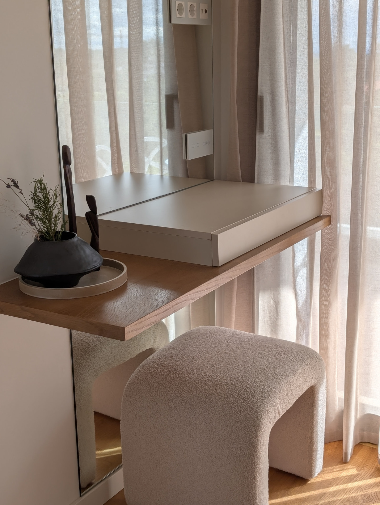 Vanity Corner — Cascais