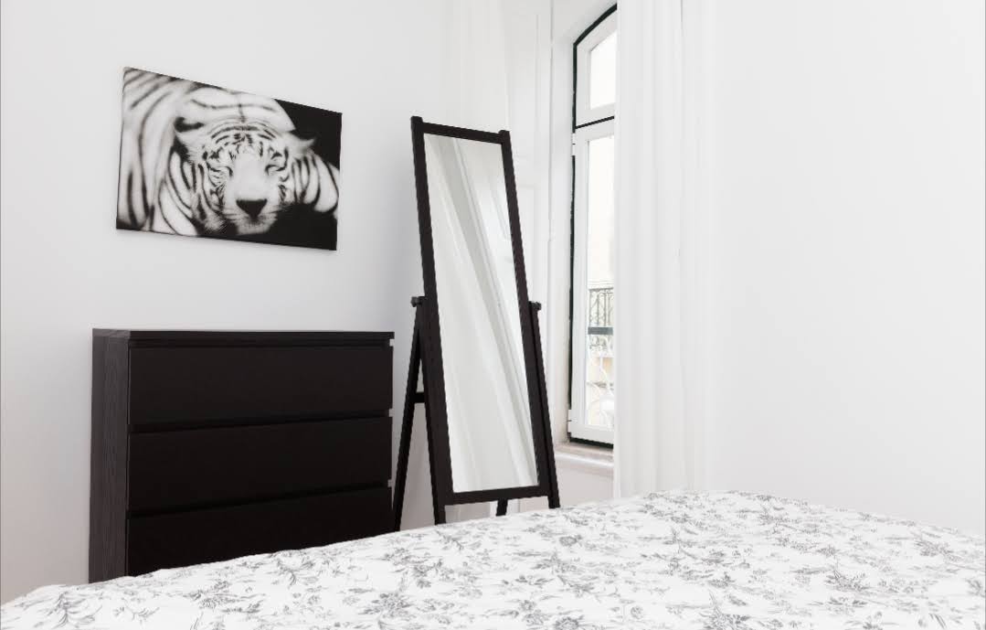 Dresser & Mirror — Lisbon